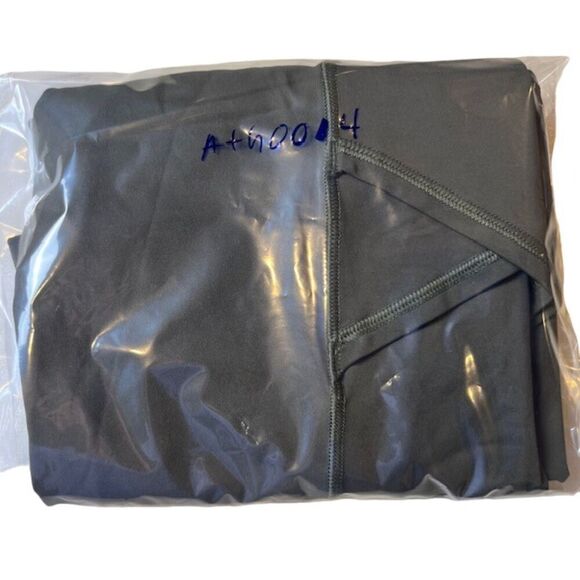 Lululemon Outrun 17" Crop Military Green Size 6 - Picture 13 of 13